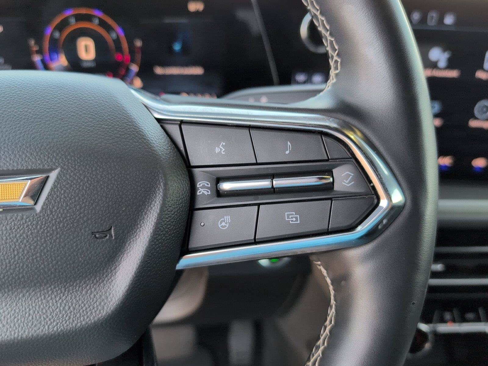 Certified 2025 Chevrolet Traverse LT FWD image 26