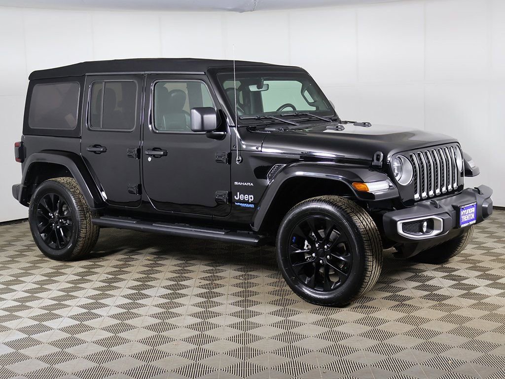 Used 2021 Jeep Wrangler Unlimited Sahara w/ Cold Weather Group AWD/4WD image 2