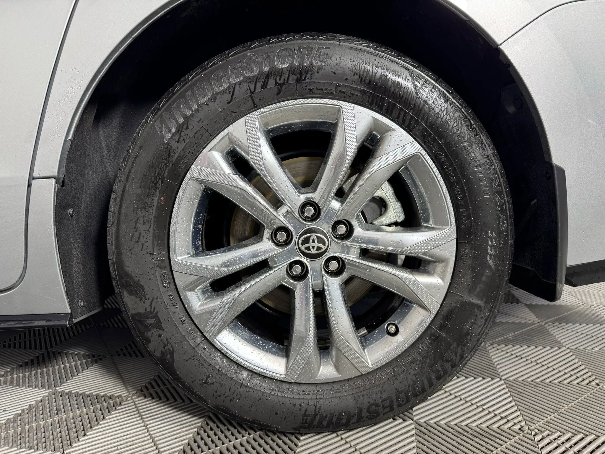 Used 2024 Toyota Sienna Platinum image 48