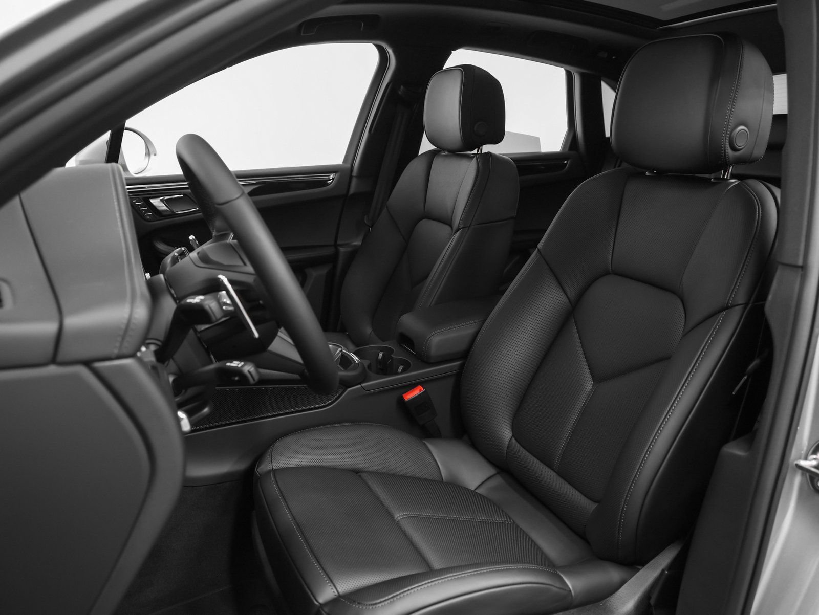 Certified 2026 Porsche Macan image 46