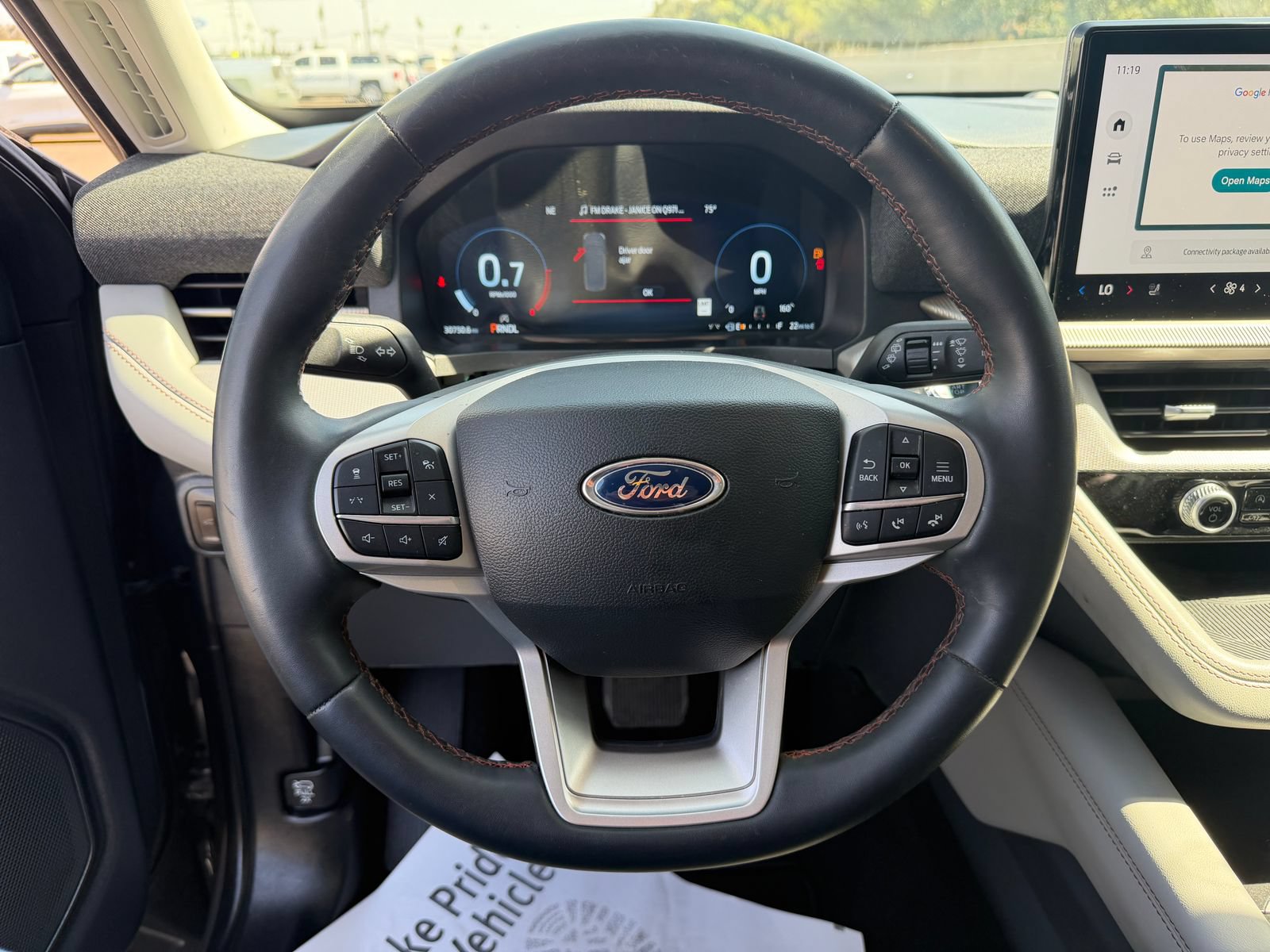 Used 2025 Ford Explorer Active w/ Active Comfort Package RWD image 27