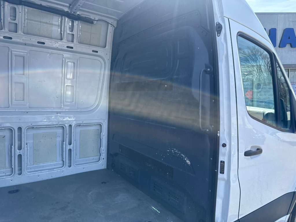 Used 2021 Mercedes-Benz Sprinter 2500 w/ Driver Convenience Package image 33