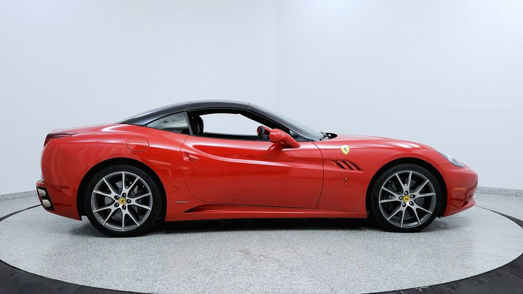 Used 2014 Ferrari California image 6