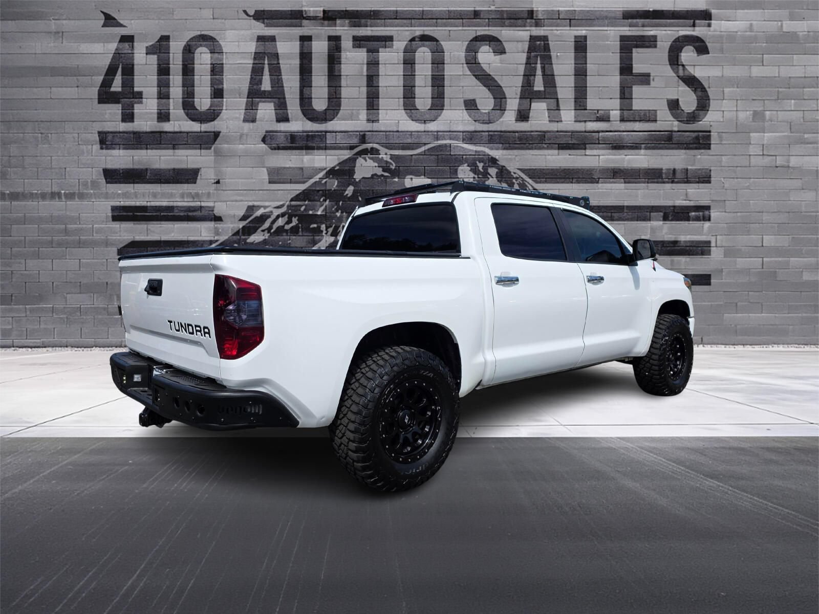 Used 2018 Toyota Tundra Limited w/ Limited Premium Package AWD/4WD image 3