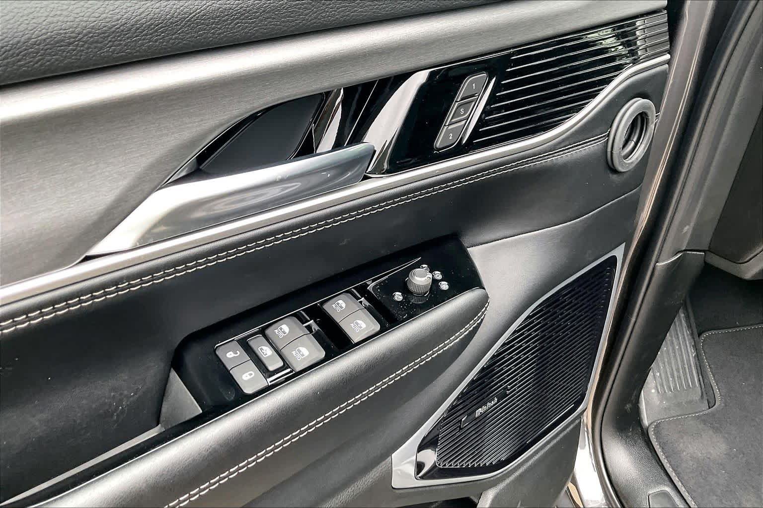 New 2026 Jeep Grand Wagoneer L Limited AWD/4WD image 17