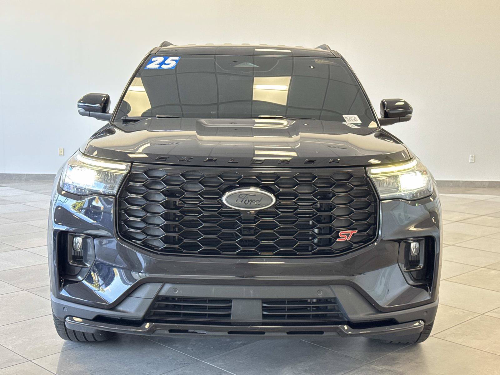 Used 2025 Ford Explorer ST RWD image 29
