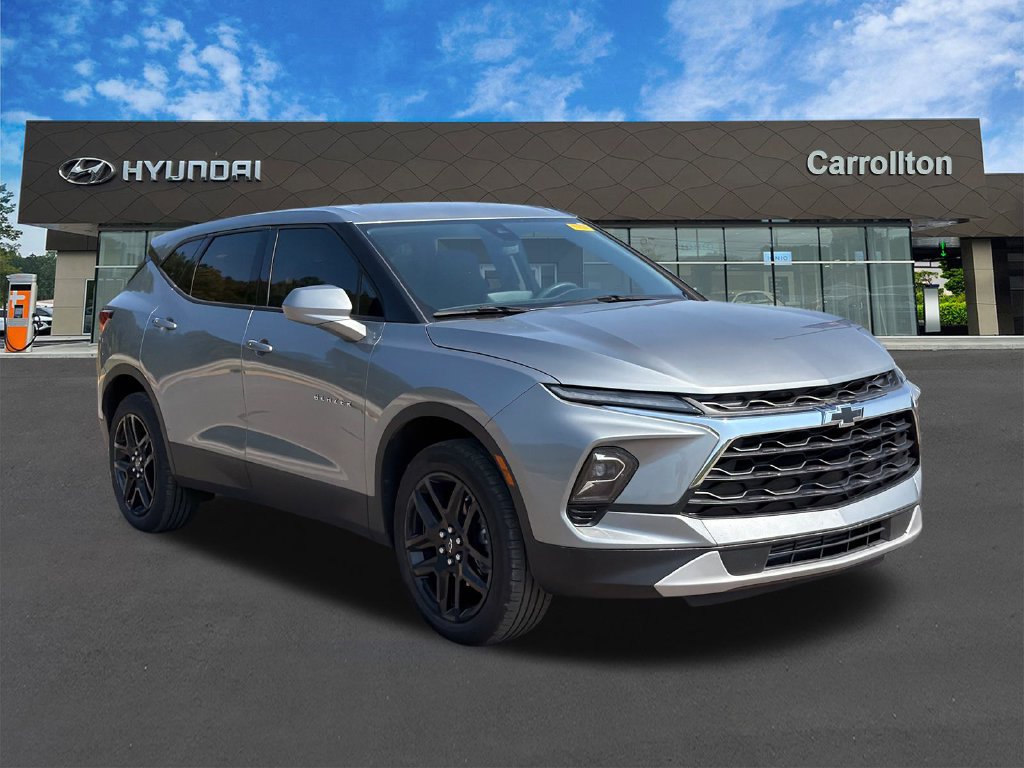 Used 2025 Chevrolet Blazer LT w/ Driver Confidence Package FWD image 3