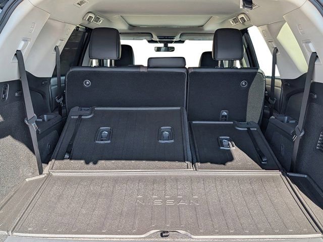 New 2026 Nissan Pathfinder Platinum image 22