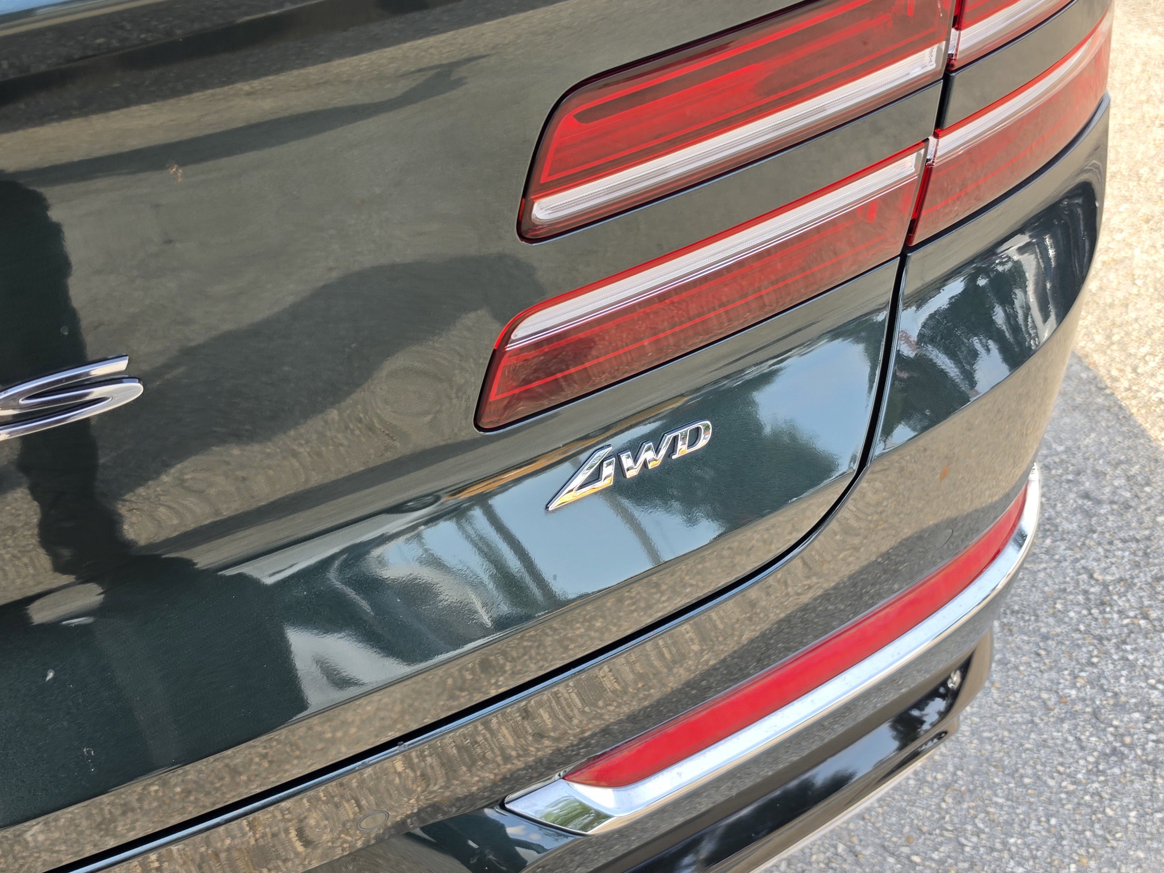 Used 2022 Genesis GV80 2.5T w/ Prestige Package 04 AWD/4WD image 4