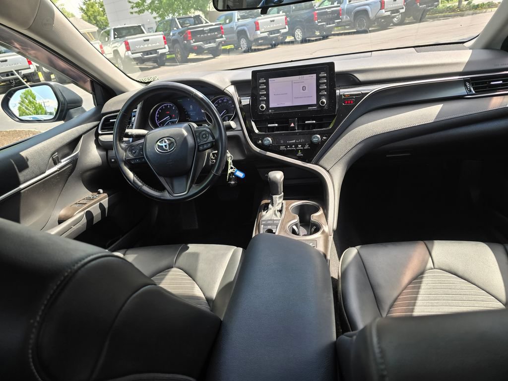 Used 2022 Toyota Camry SE w/ Cold Weather Package AWD/4WD image 14