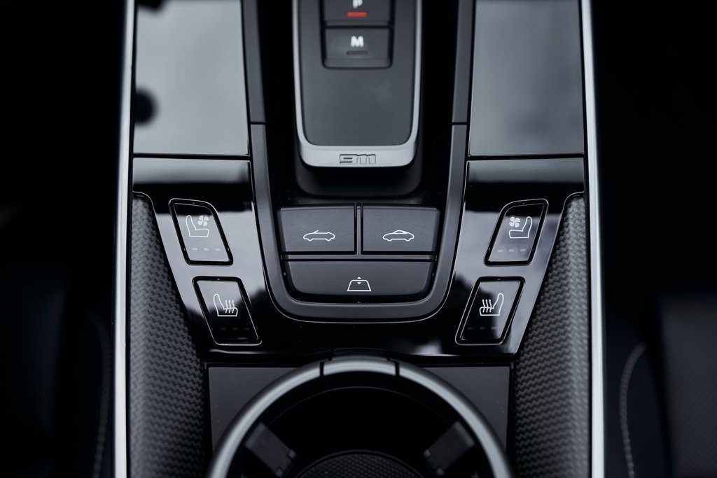 Used 2025 Porsche 911 Turbo S w/ 911 Turbo Sportdesign Package image 52