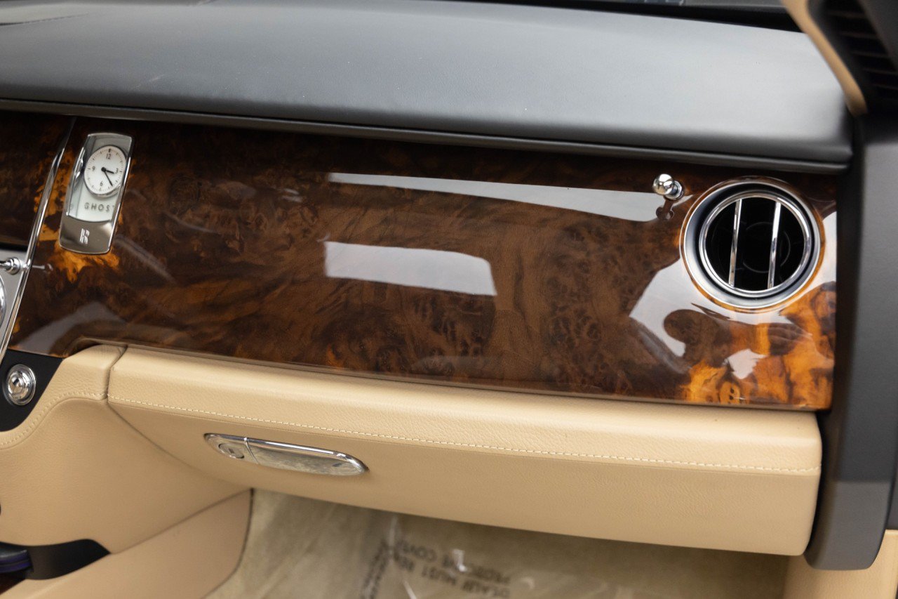 Used 2010 Rolls-Royce Ghost RWD image 32
