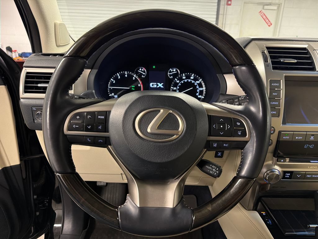 Used 2021 Lexus GX 460 Premium AWD/4WD image 32