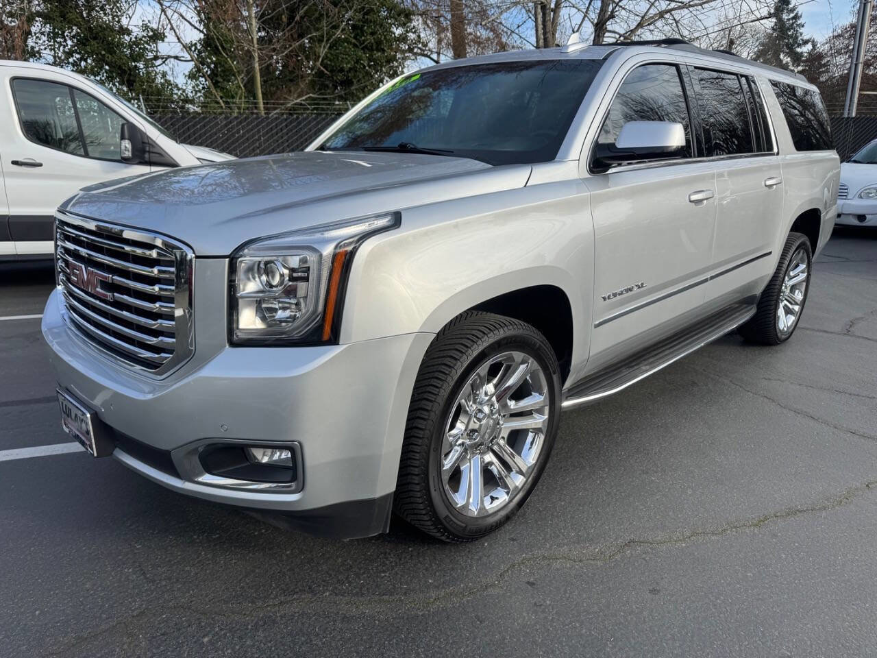 Used 2017 GMC Yukon XL SLT w/ Premium Edition image 1