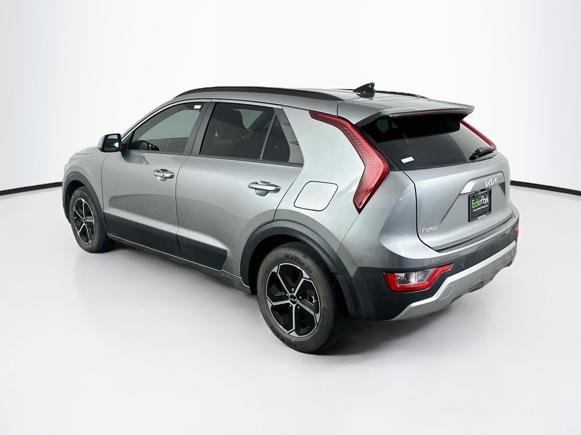Used 2023 Kia Niro EX FWD image 5