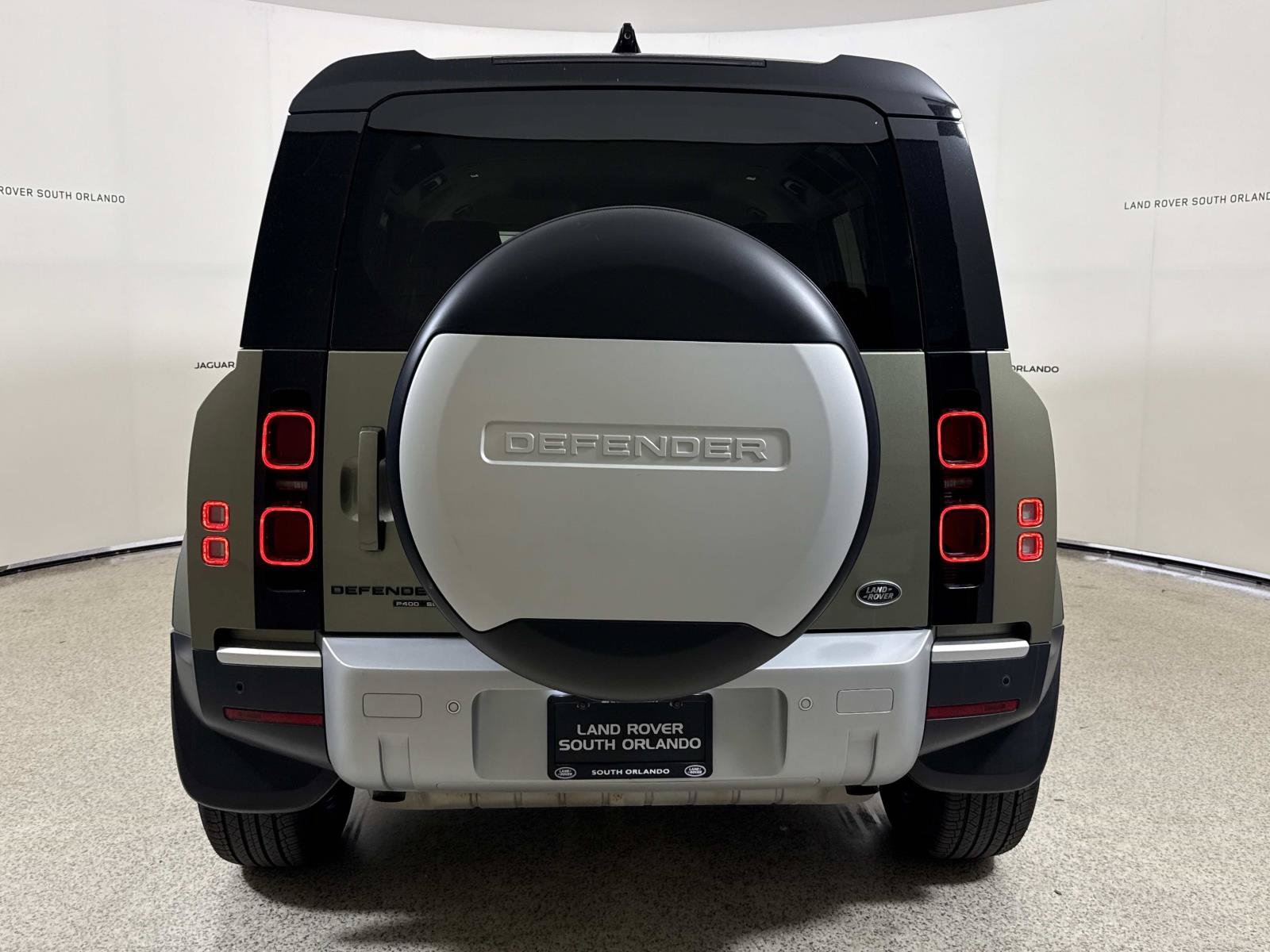 Used 2020 Land Rover Defender 110 SE AWD/4WD image 4