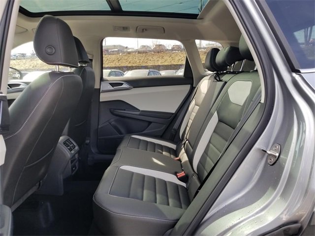 New 2025 Volkswagen Taos SEL image 8