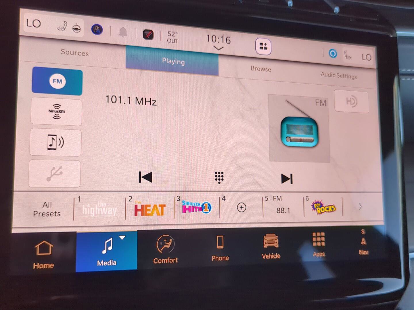 New 2025 Jeep Grand Cherokee Limited w/ Luxury Tech Group II image 24