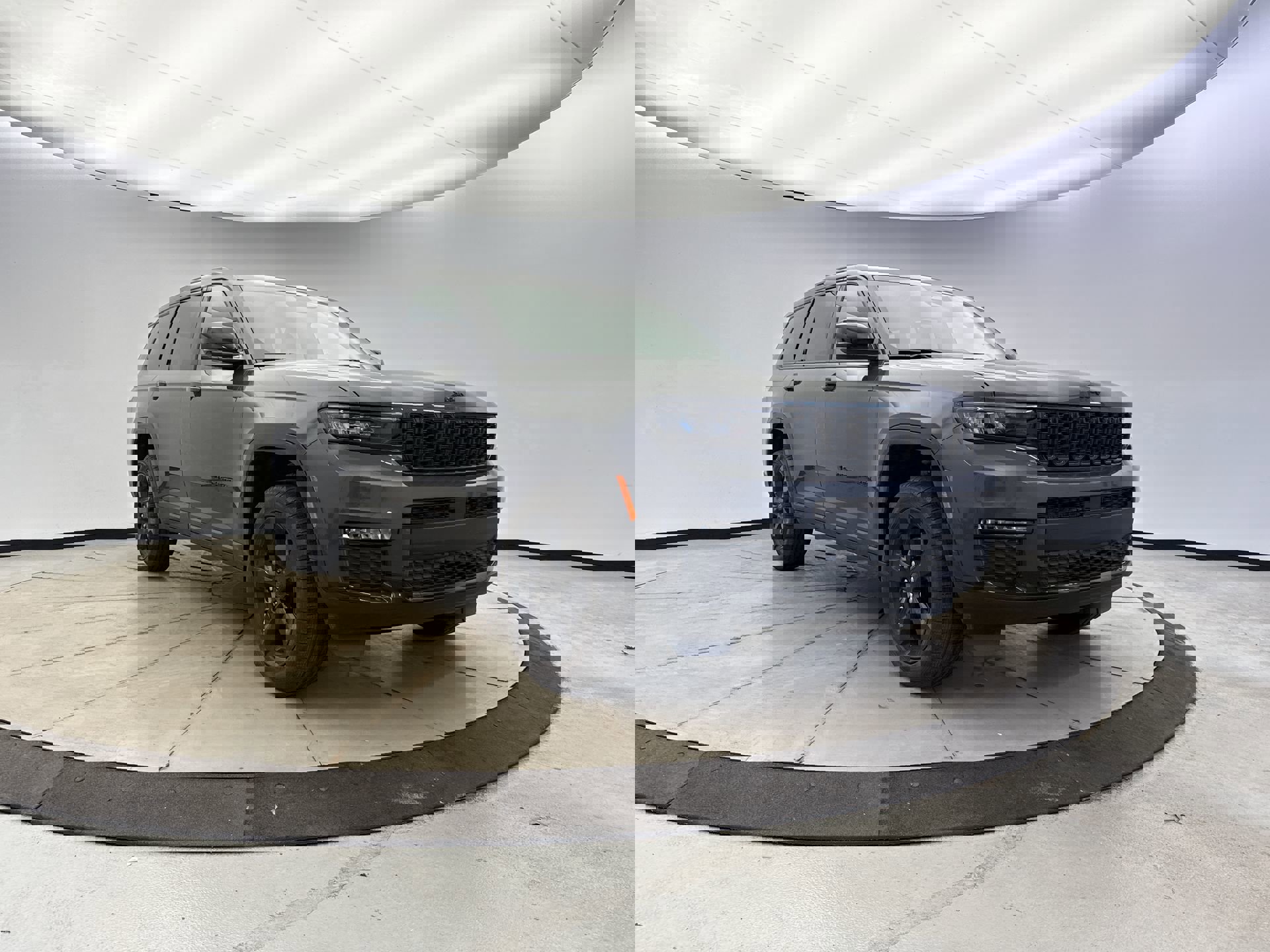 Used 2025 Jeep Grand Cherokee L Limited w/ Black Appearance Package image 7