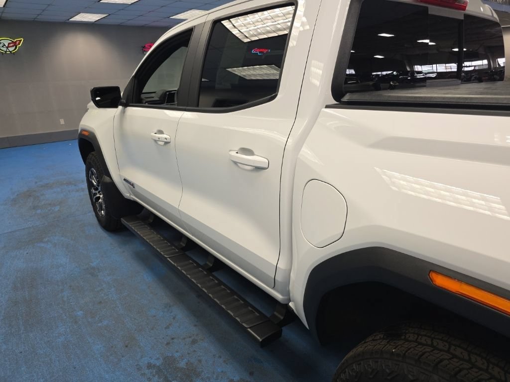 Certified 2025 GMC Canyon AT4 AWD/4WD image 11