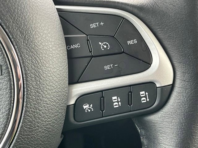 Used 2023 Jeep Renegade Limited w/ Limited Elite Group AWD/4WD image 40