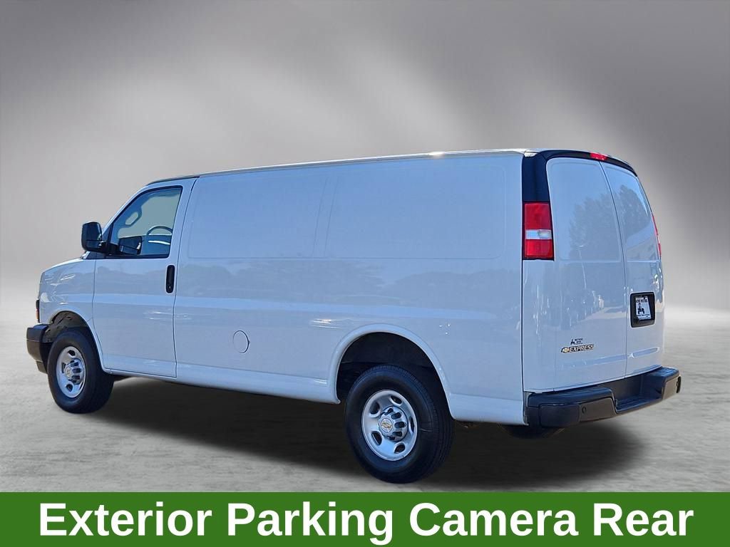 Used 2024 Chevrolet Express 2500 image 5