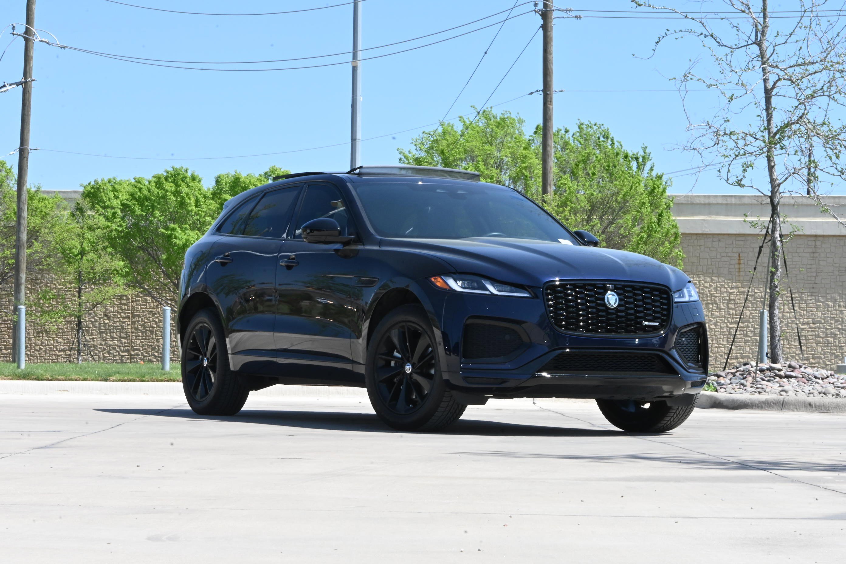 Used 2025 Jaguar F-PACE R-Dynamic S image 2