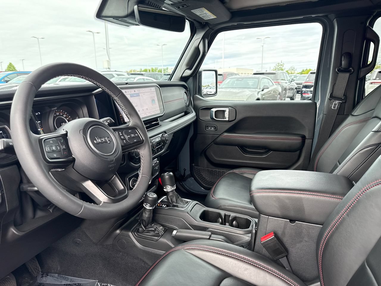 Used 2025 Jeep Wrangler Unlimited Rubicon AWD/4WD image 10