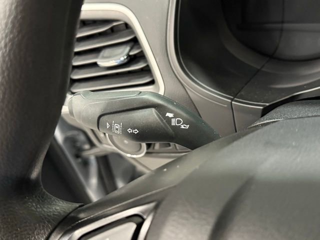 Used 2024 Ford Edge SE image 16