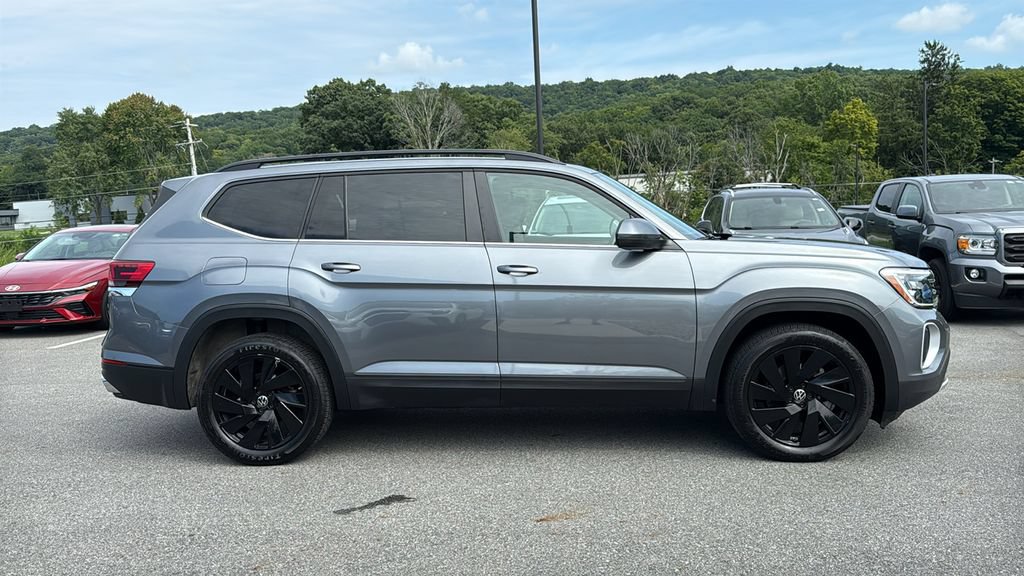Used 2024 Volkswagen Atlas SE w/ Panoramic Sunroof Package AWD/4WD image 5
