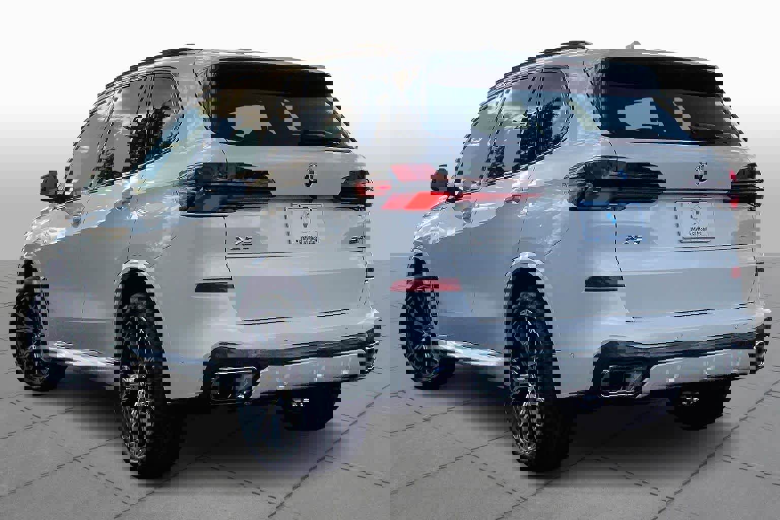 New 2026 BMW X5 sDrive40i w/ M Sport Package RWD image 12