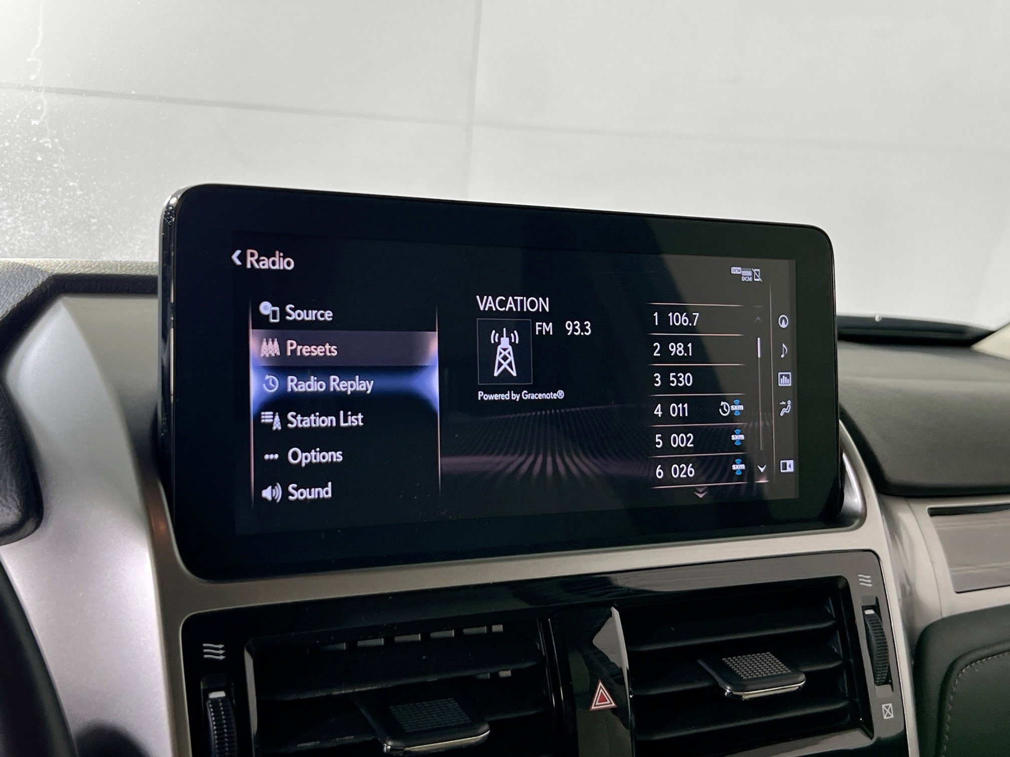 Used 2023 Lexus GX 460 Premium w/ Premium Package image 15