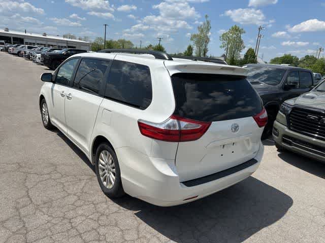 Used 2017 Toyota Sienna XLE FWD image 13