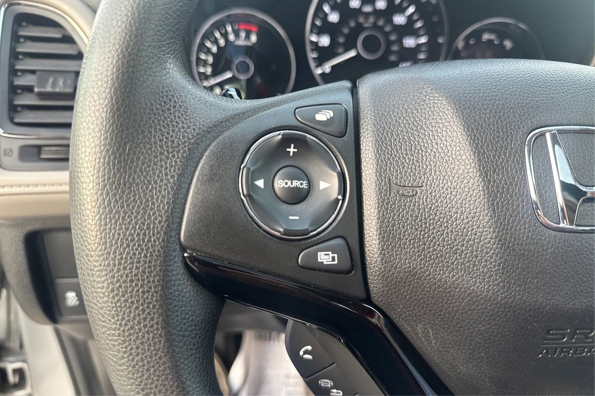 Used 2016 Honda HR-V EX image 32