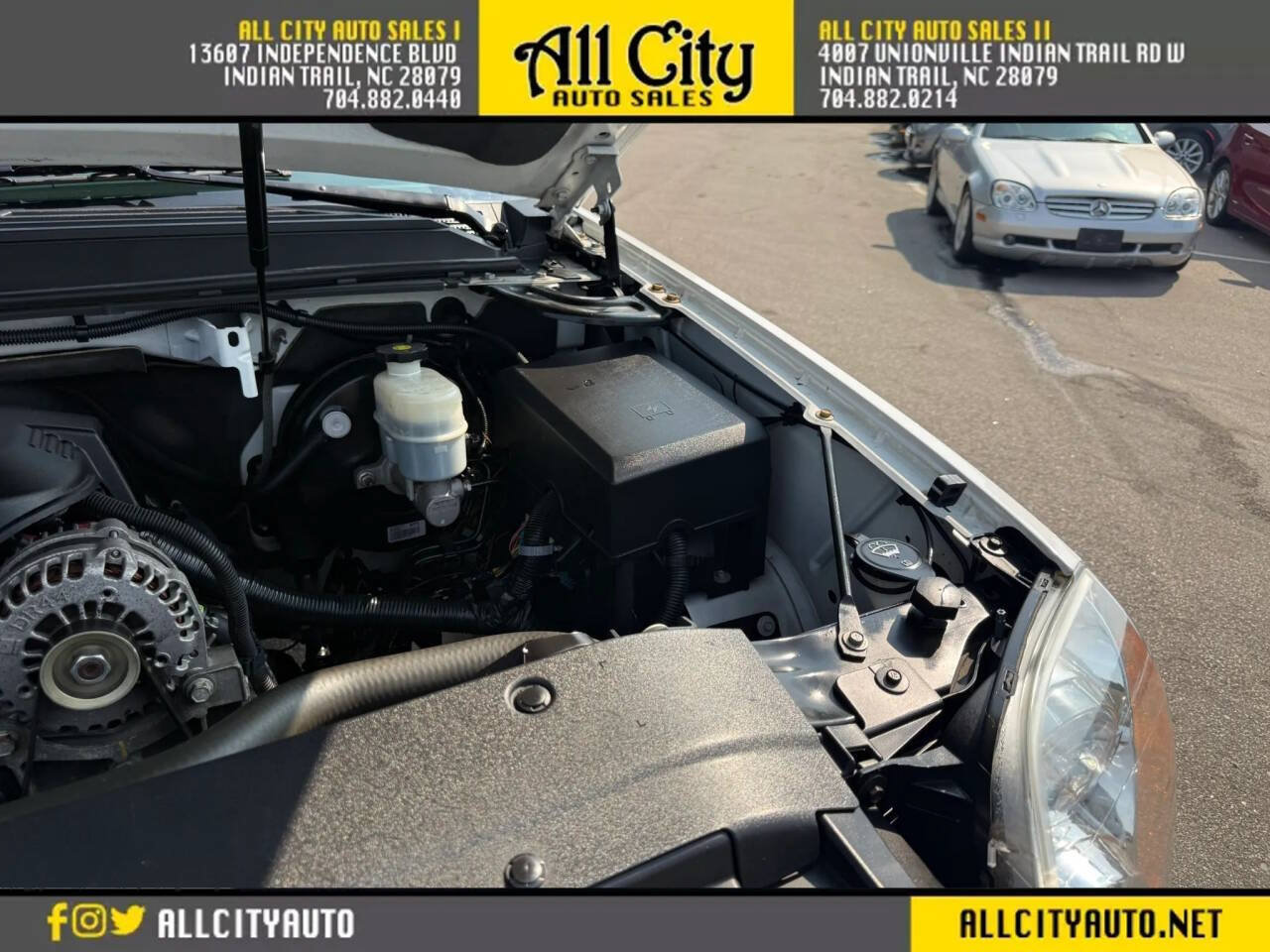 Used 2009 GMC Yukon XL Denali RWD image 47