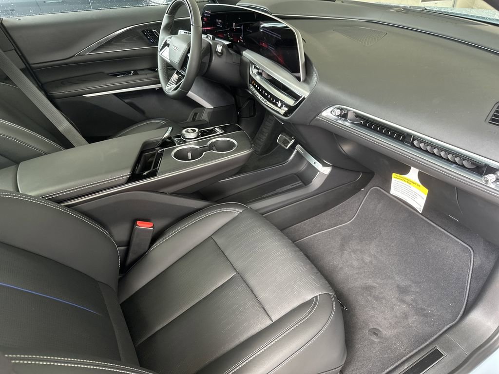 New 2026 Cadillac Lyriq V image 36