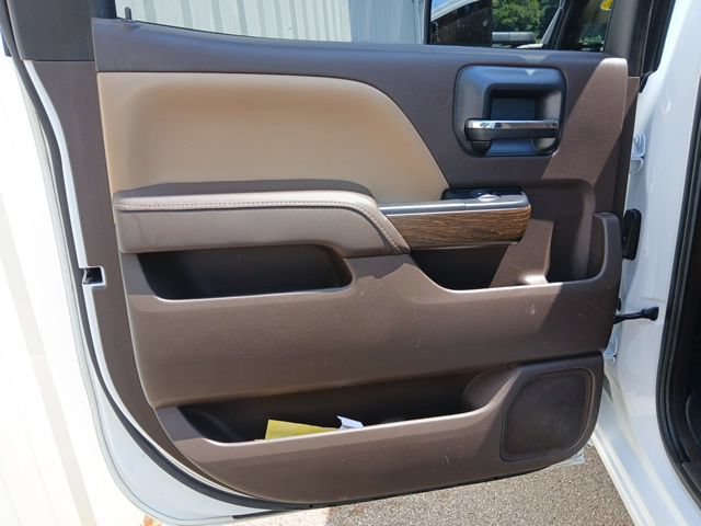 Used 2017 GMC Sierra 2500 Denali w/ Duramax Plus Package AWD/4WD image 22