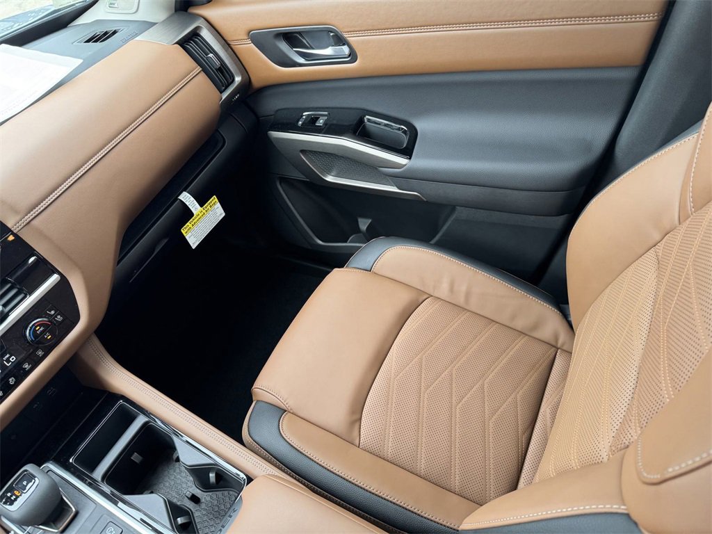 New 2025 Nissan Pathfinder Platinum w/ Lighting Package (N93) image 16