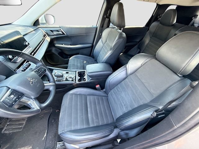 Used 2024 Mitsubishi Outlander SE Black Edition image 17