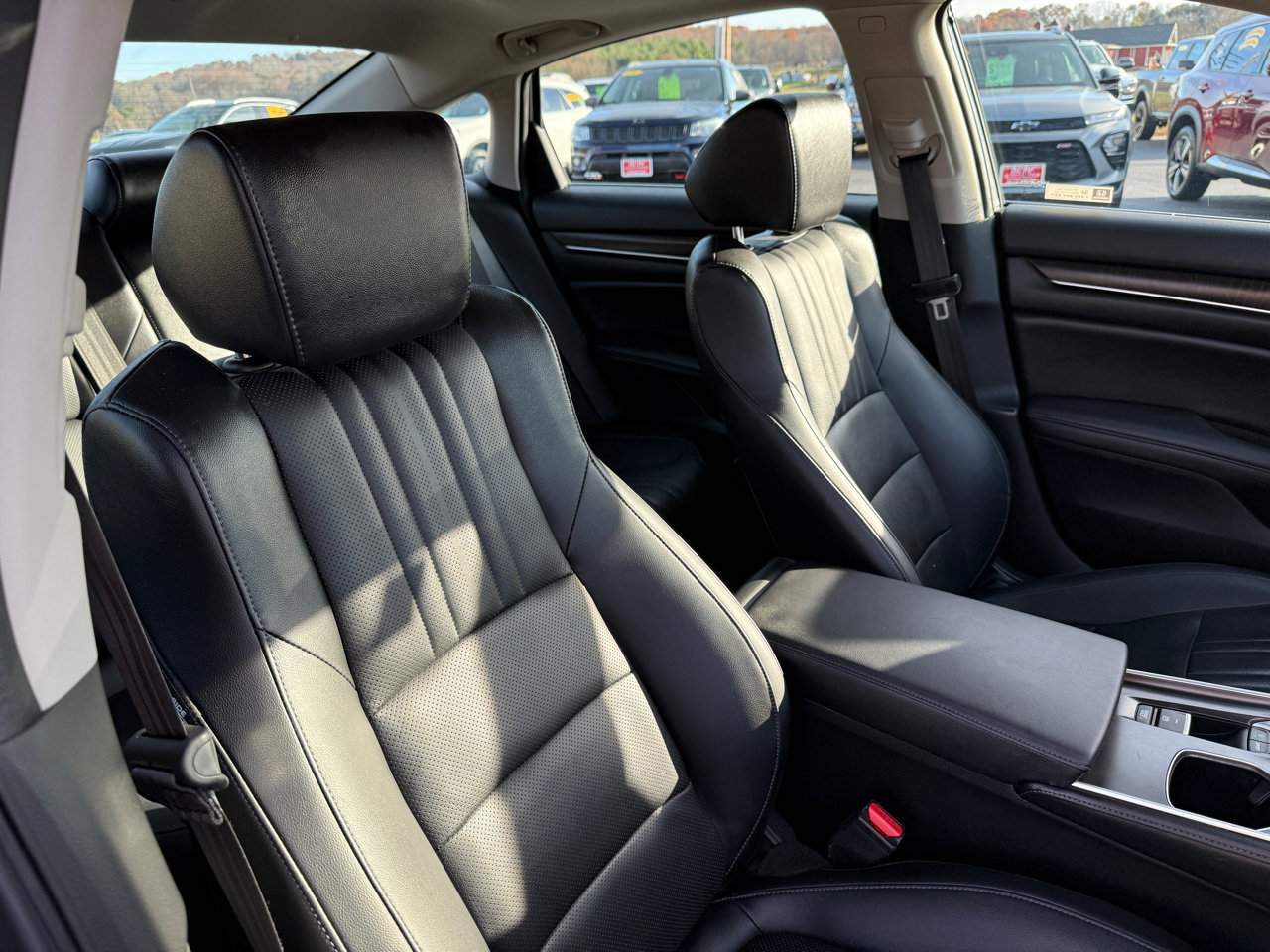 Used 2022 Honda Accord Touring image 28