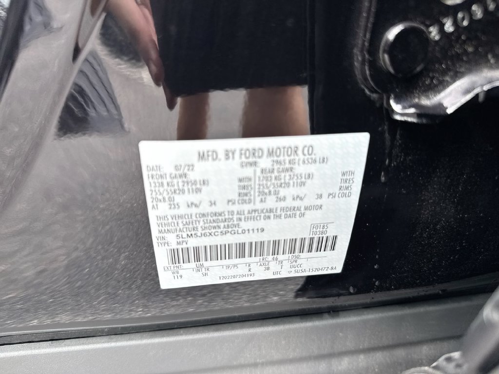 Used 2023 Lincoln Aviator AWD w/ Premium Package image 30