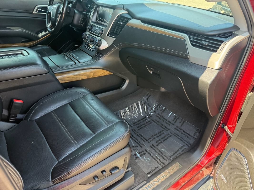 Used 2020 GMC Yukon XL Denali AWD/4WD image 16