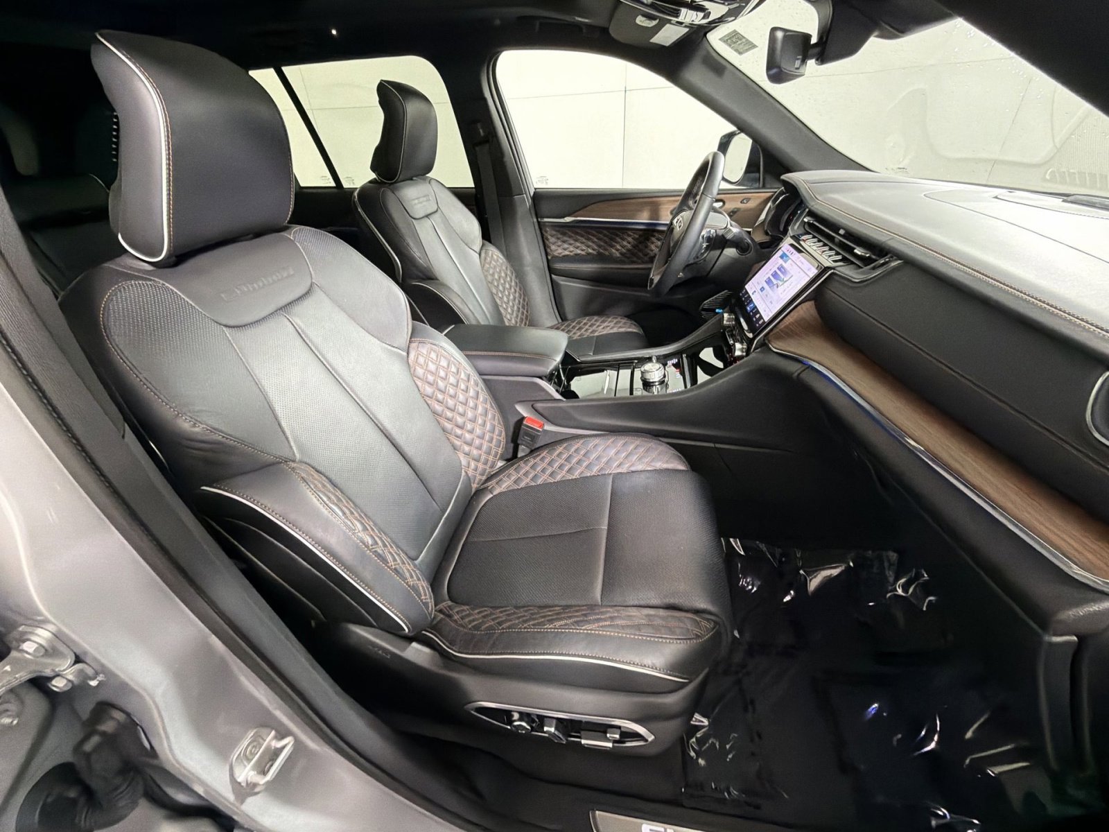 Used 2023 Jeep Grand Cherokee Summit image 27