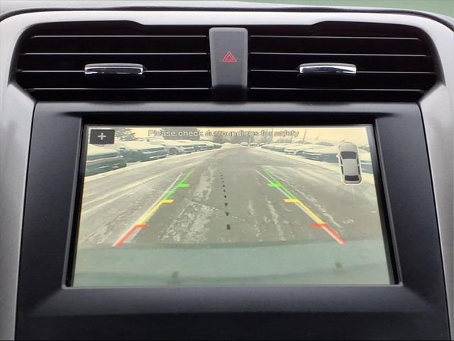 Used 2017 Ford Fusion SE w/ Fusion SE Technology Package image 16