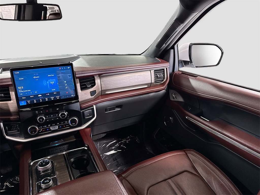 Used 2023 Ford Expedition Limited image 18
