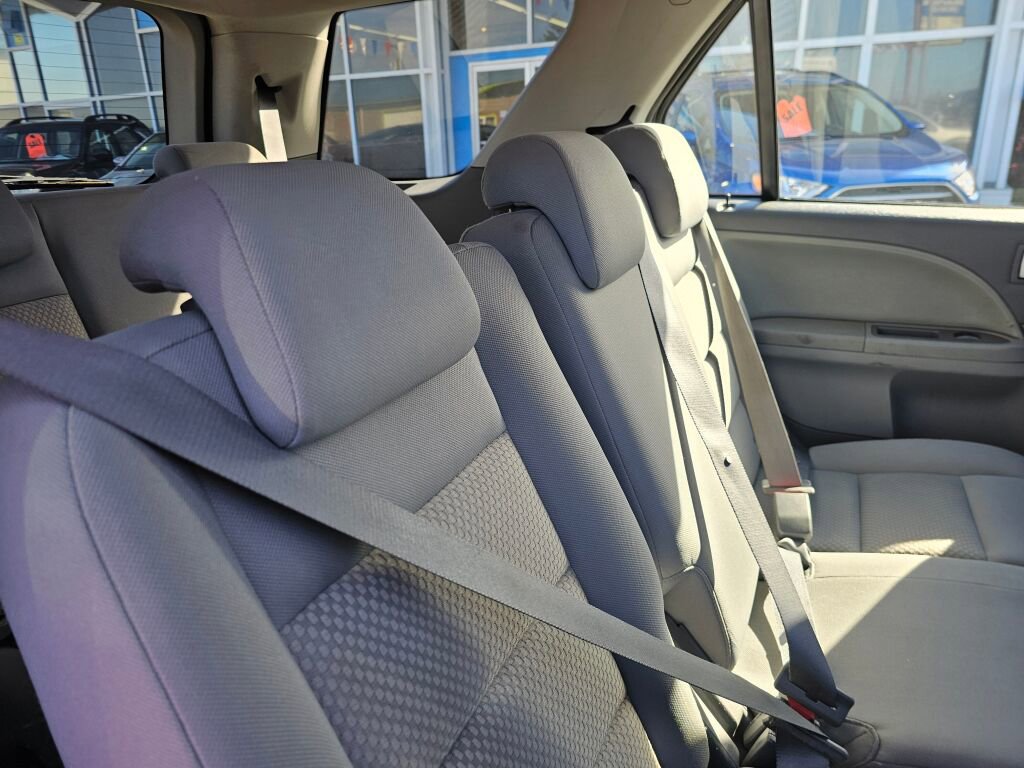 Used 2005 Ford Freestyle SE image 16