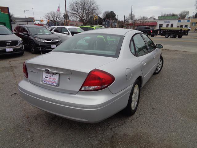 Used 2004 Ford Taurus LX image 26