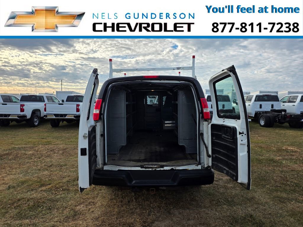 Used 2017 Chevrolet Express 3500 Extended image 11