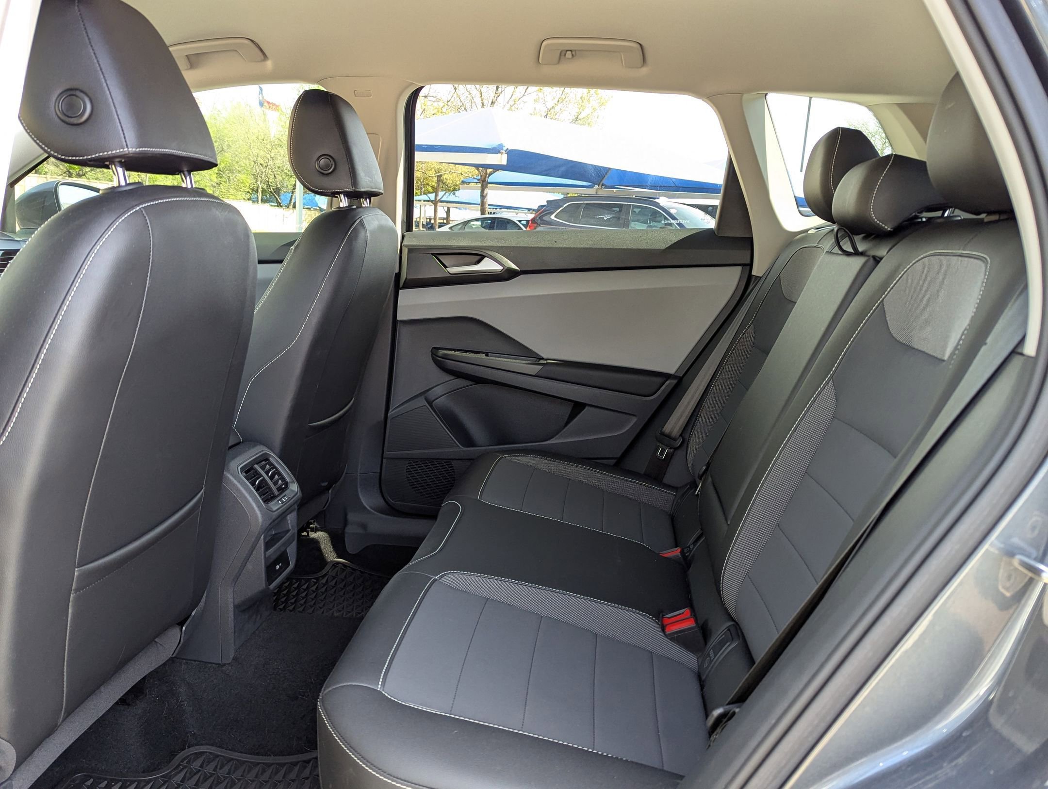 Used 2023 Volkswagen Taos SE image 14