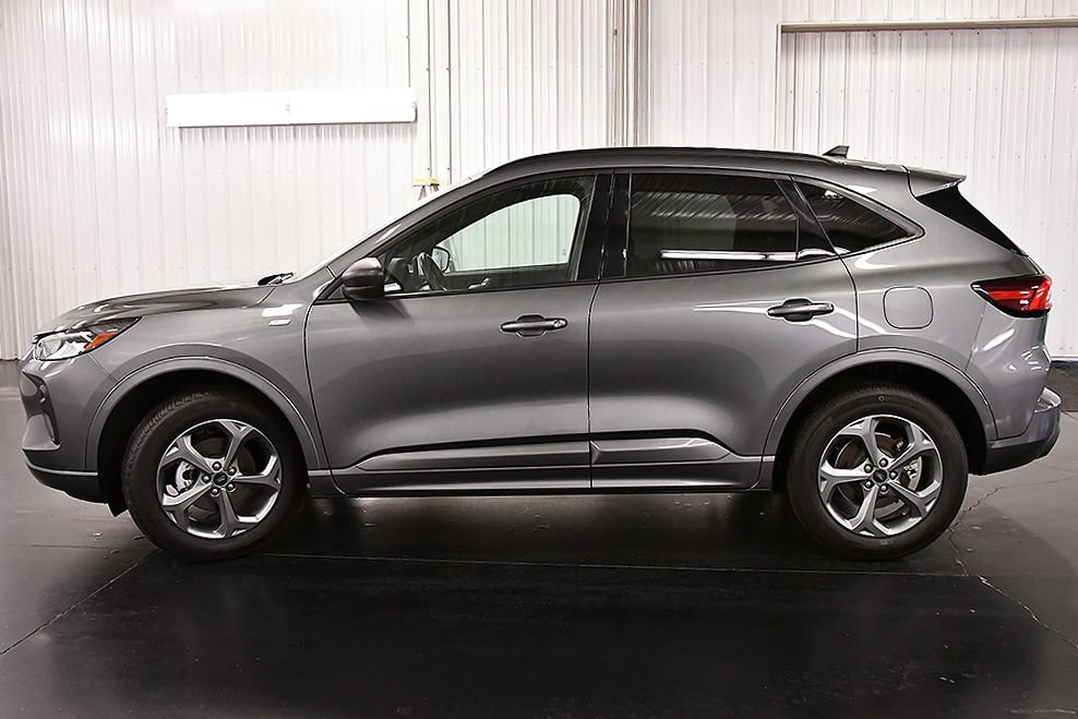 Used 2024 Ford Escape ST-Line w/ Tech Pack #1 AWD/4WD image 4